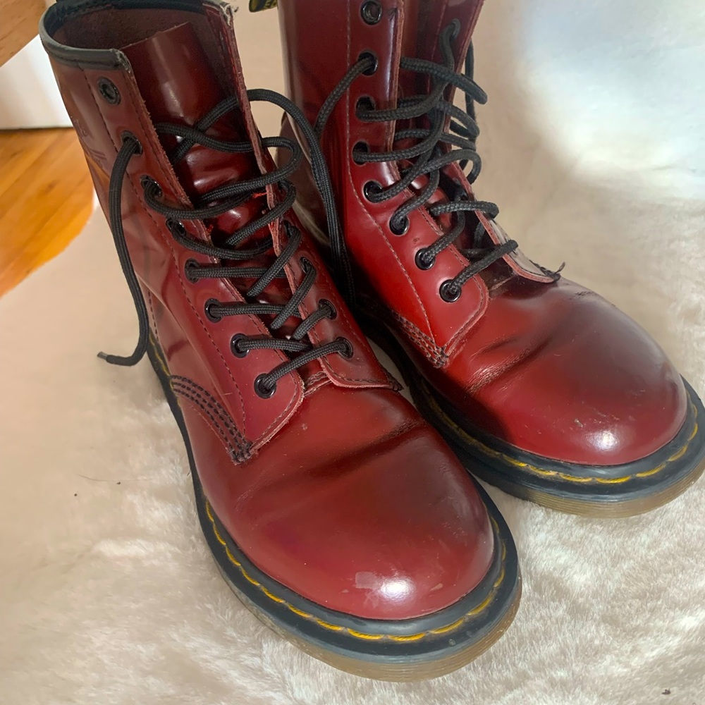 Pre-Loved Burgundy Doc Martens in Size 8